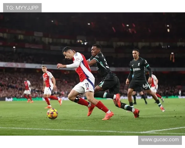 英超欧冠席位争夺激烈，前四竞争进入关键阶段