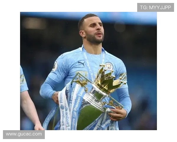 凯尔·沃克入选英超最佳阵容跻身顶级边后卫