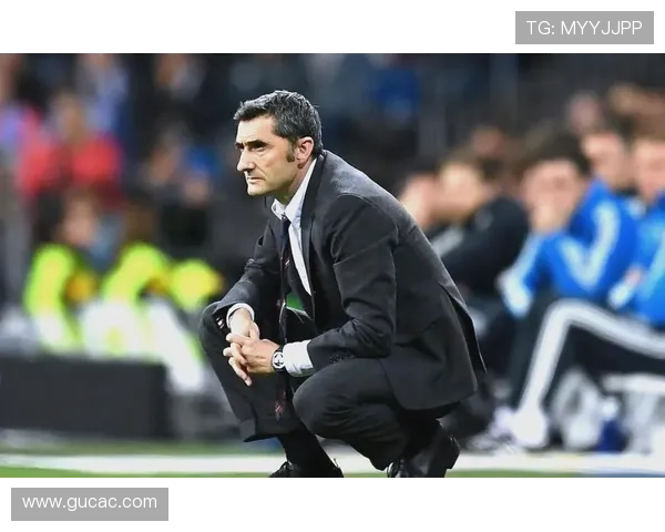 巴尔韦德：B2B中场攻防一体的战术角色与数据解析